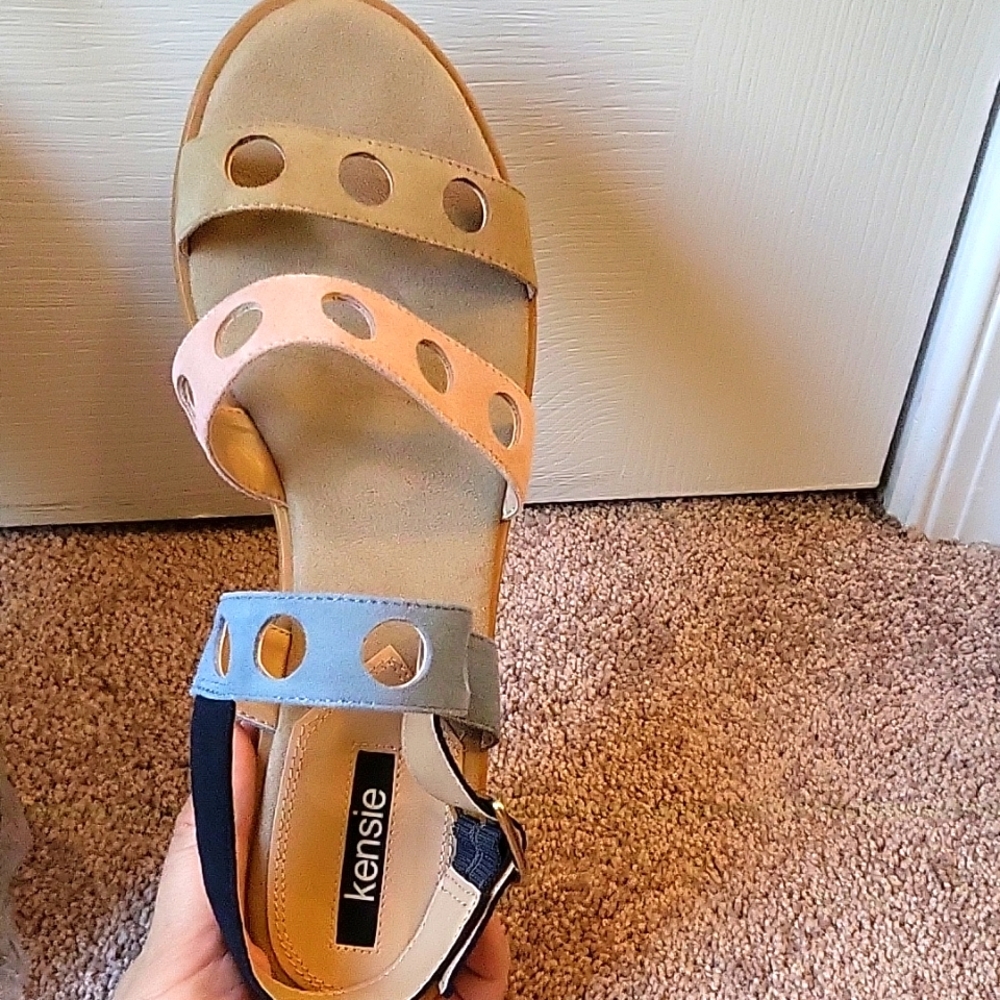 Sandals - Picture 2 of 3